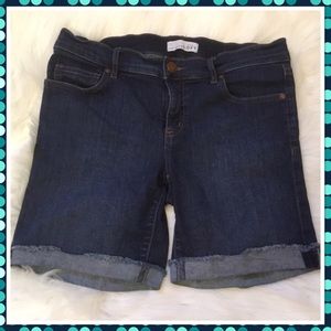 LOFT Frayed Denim Bermuda Roll Shorts Size 4 / 27